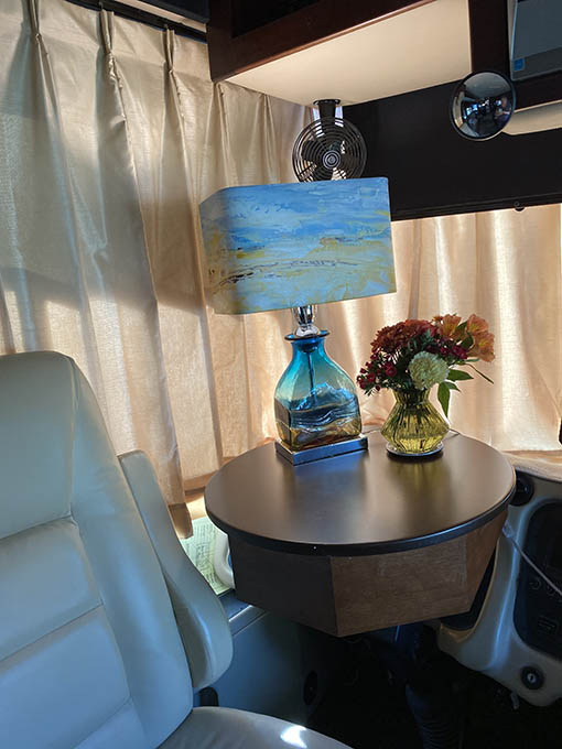 Standard Steering Wheel Table with Lamp