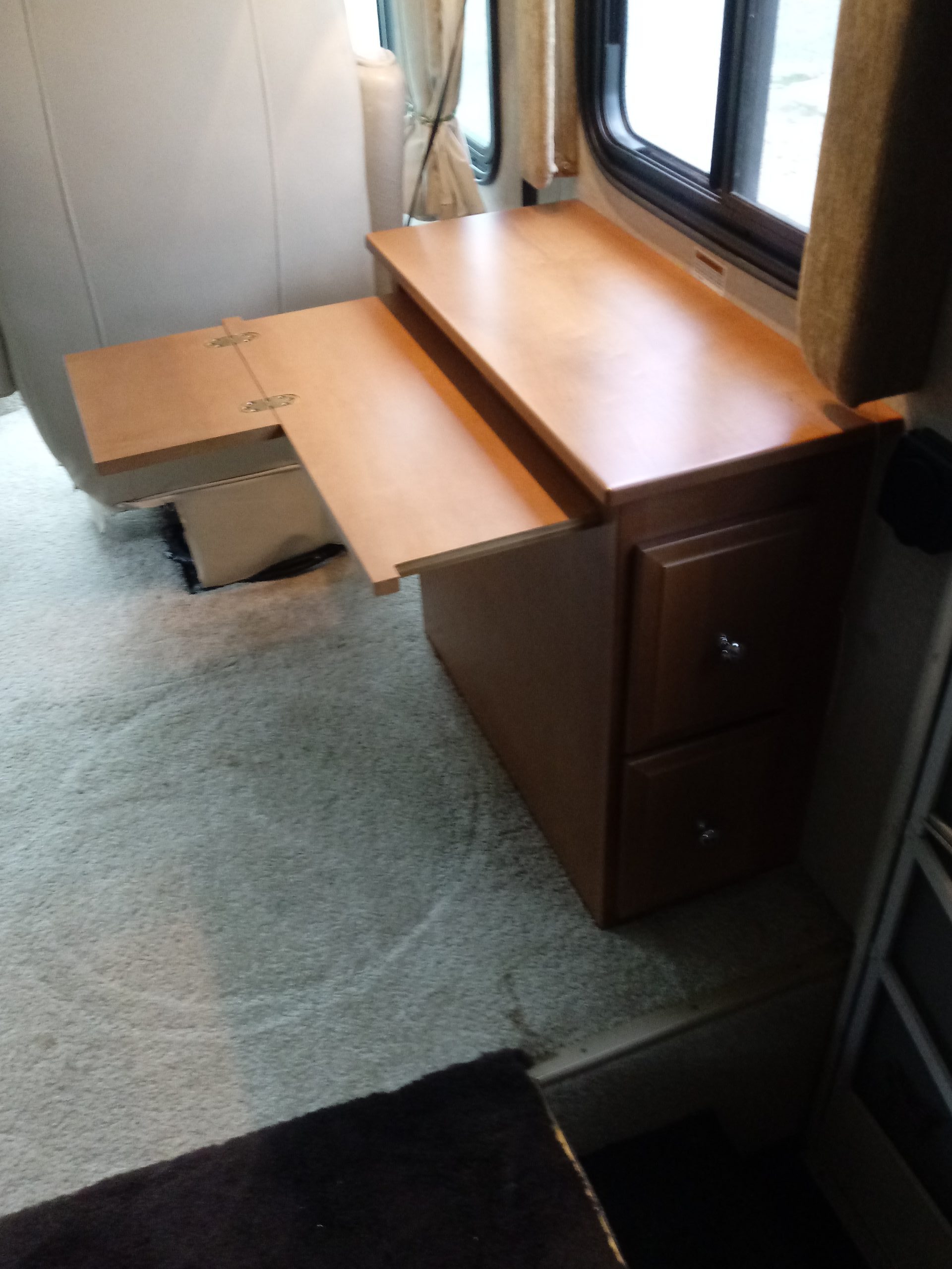 20181015_113748 Drawers with foldaway leaf