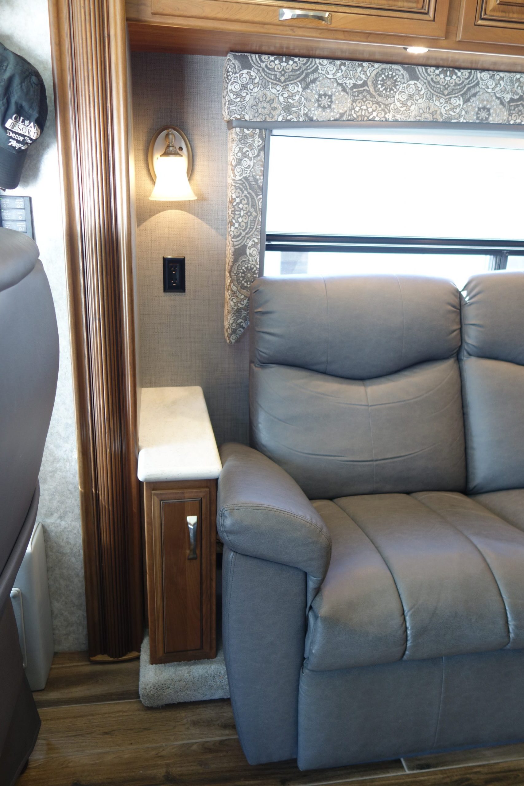 DSC06493 Custom skinny side table